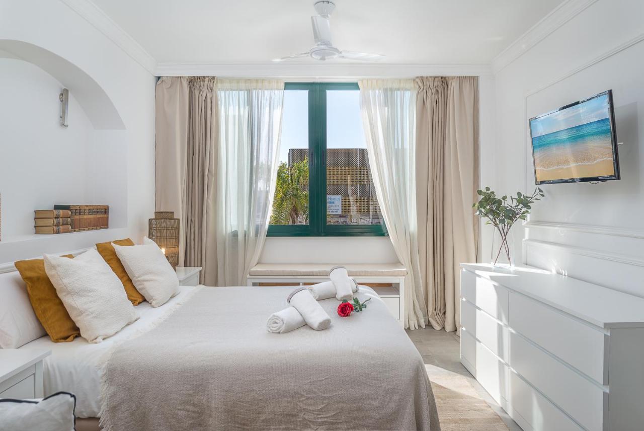 Bianca Chic Studio - Carihuela Beach At 300M Torremolinos Ngoại thất bức ảnh
