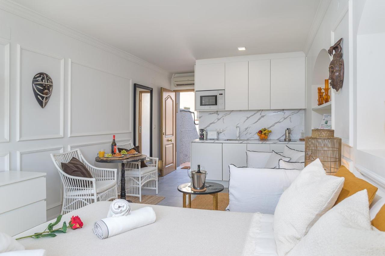 Bianca Chic Studio - Carihuela Beach At 300M Torremolinos Ngoại thất bức ảnh