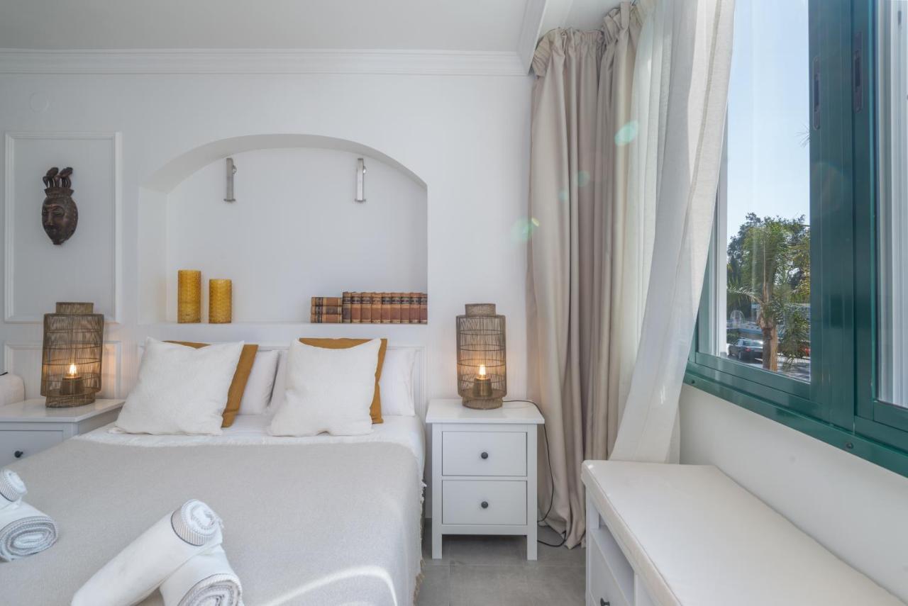 Bianca Chic Studio - Carihuela Beach At 300M Torremolinos Ngoại thất bức ảnh
