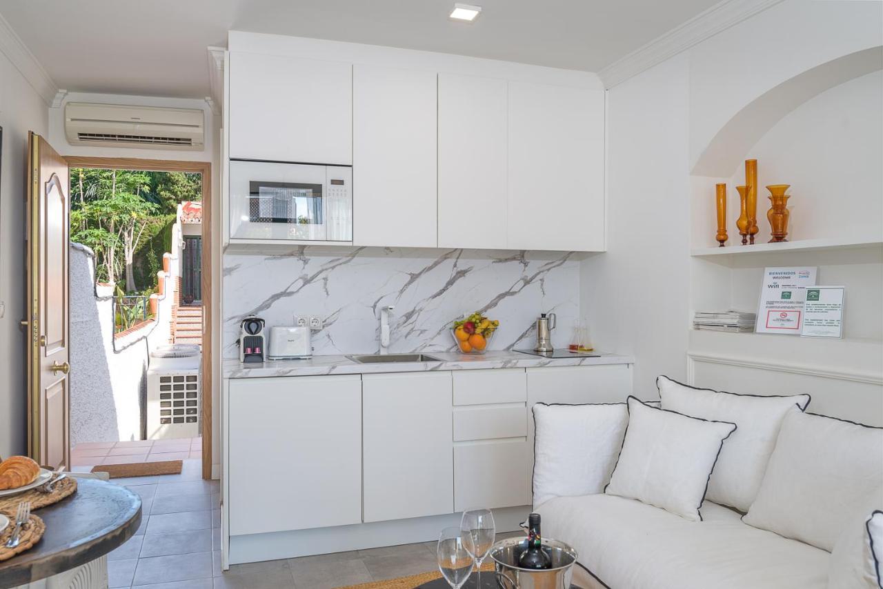 Bianca Chic Studio - Carihuela Beach At 300M Torremolinos Ngoại thất bức ảnh