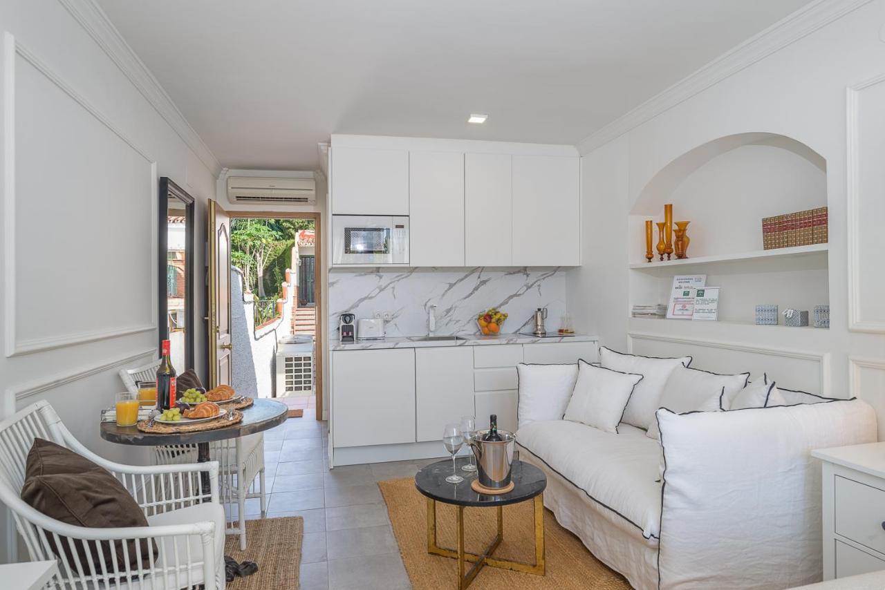 Bianca Chic Studio - Carihuela Beach At 300M Torremolinos Ngoại thất bức ảnh